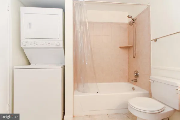 $1,950 | 3916 Penderview Drive, Unit 436, Fairfax, VA 22033