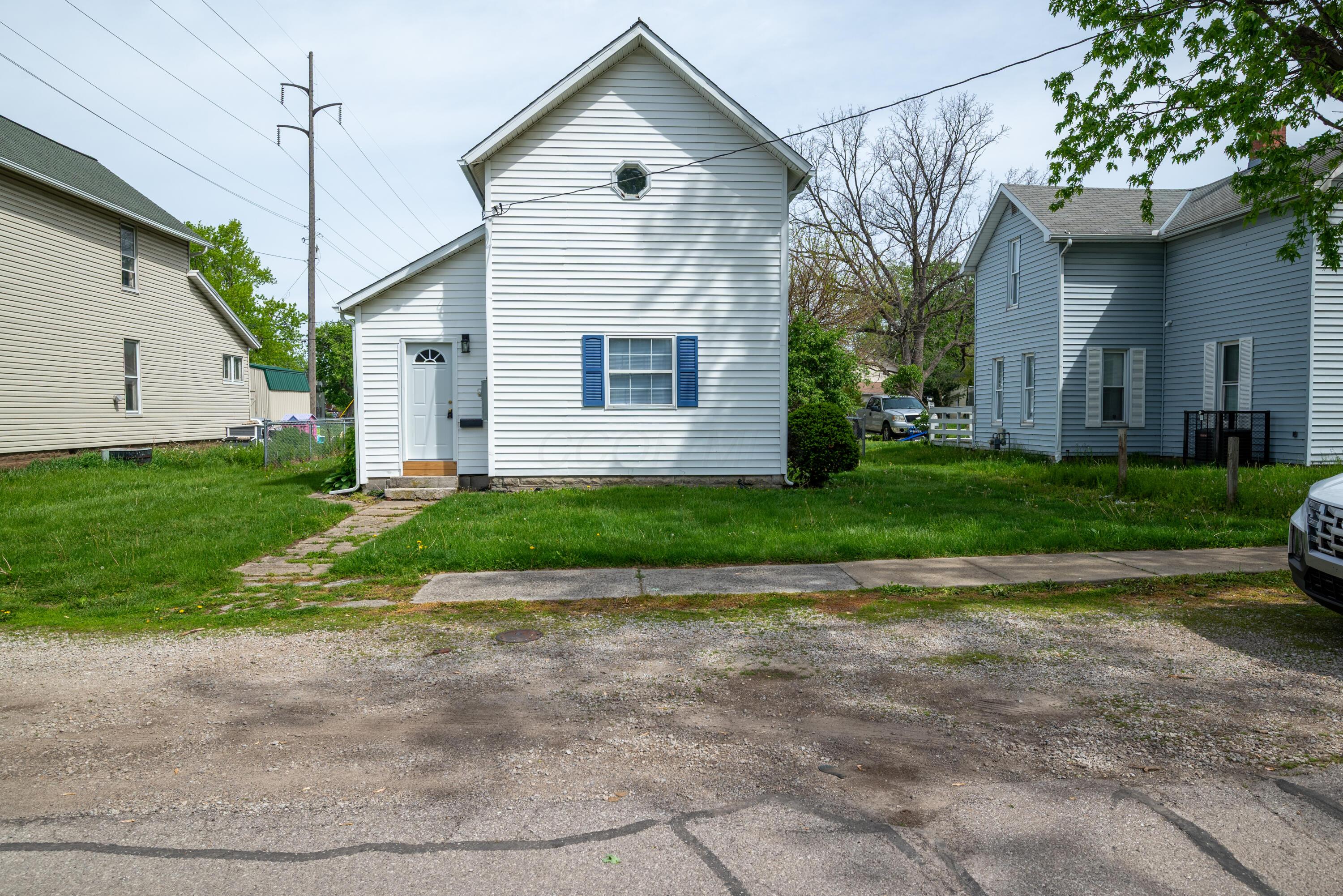 716 Herman Street Marion, OH 43302 - Photo 1 of 27