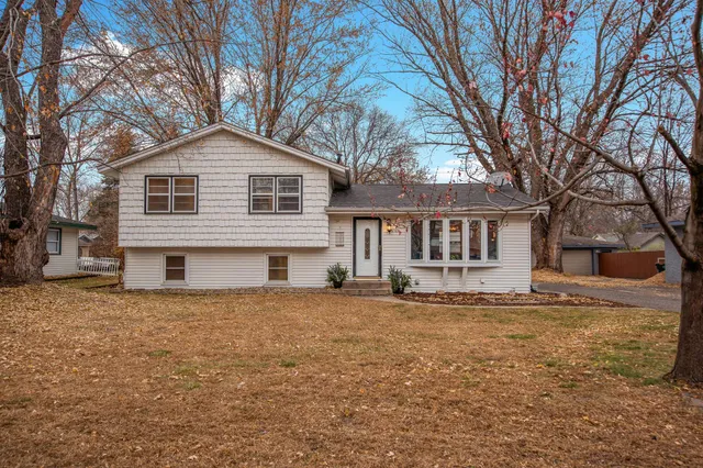 $385,000 | 4743 104th Avenue Northeast, Circle Pines, MN 55014