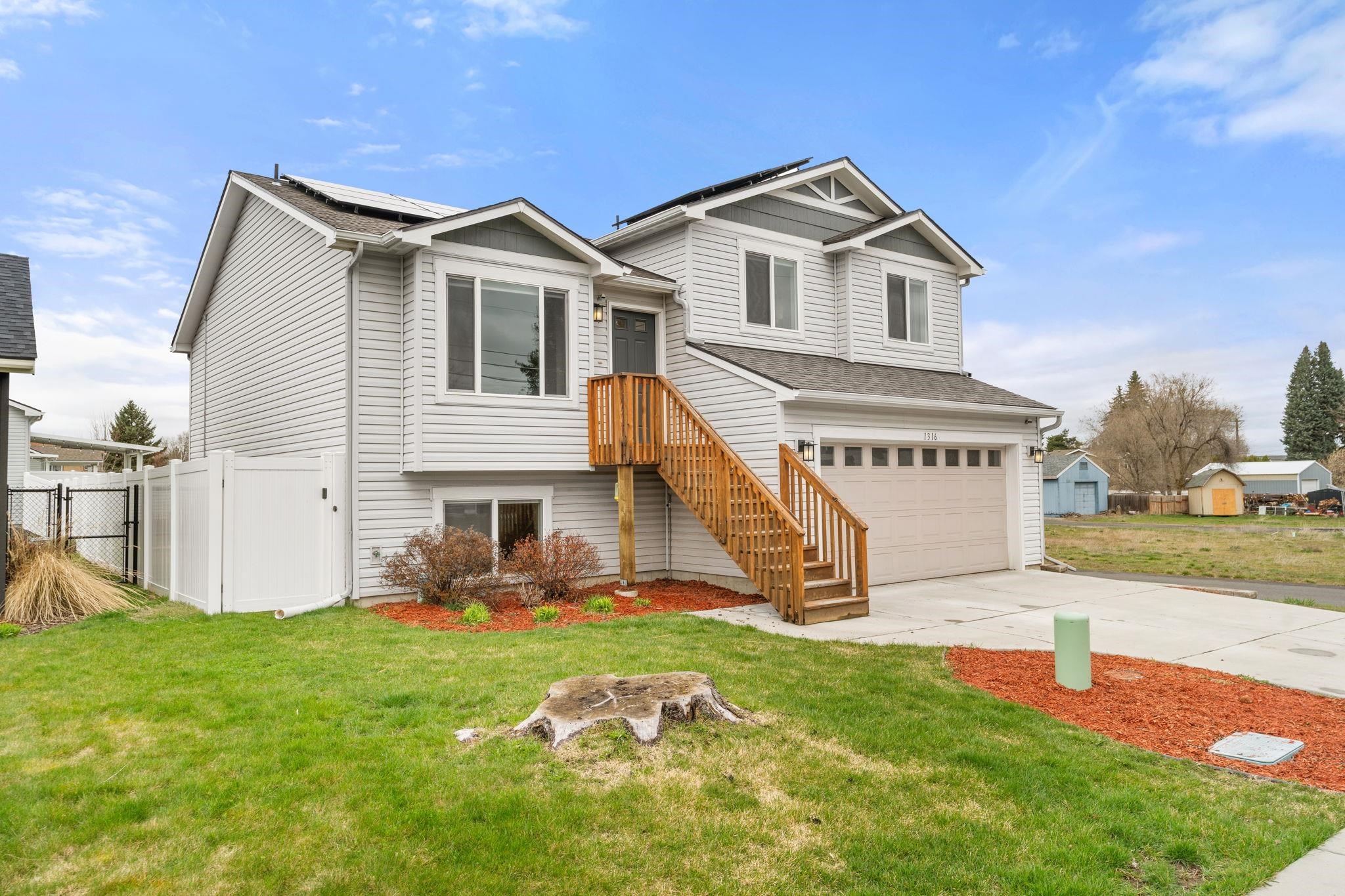 1316 South Pierce Road Spokane Valley, WA 99206 - Photo 2 of 38