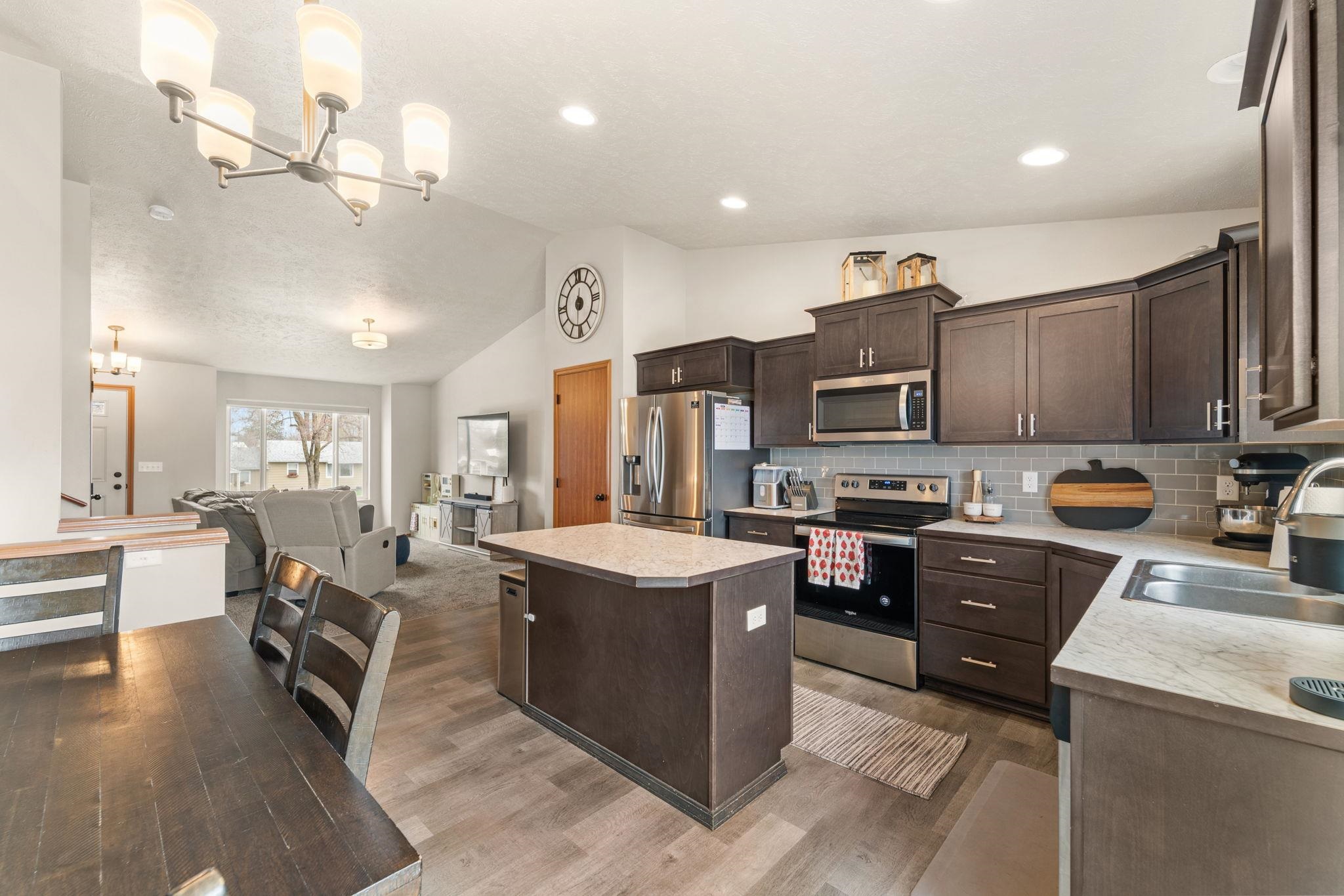 1316 South Pierce Road Spokane Valley, WA 99206 - Photo 9 of 38