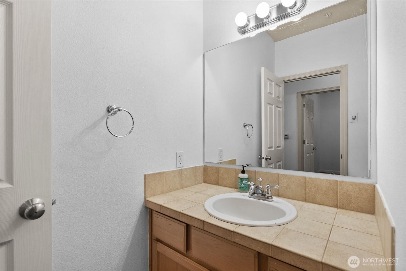 8023 Custer Road Southwest, Unit B6 Lakewood, WA 98499 - Photo 29 of 40