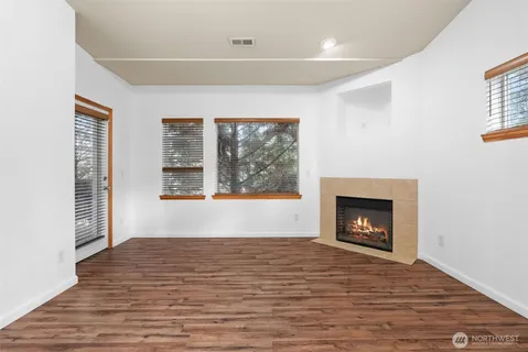 $350,000 | 8023 Custer Road Southwest, Unit B6, Lakewood, WA 98499