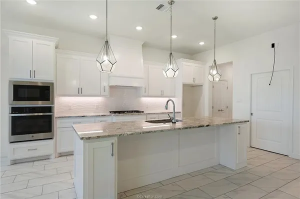 $3,025 | 2900 Bombay Court, Bryan, TX 77808