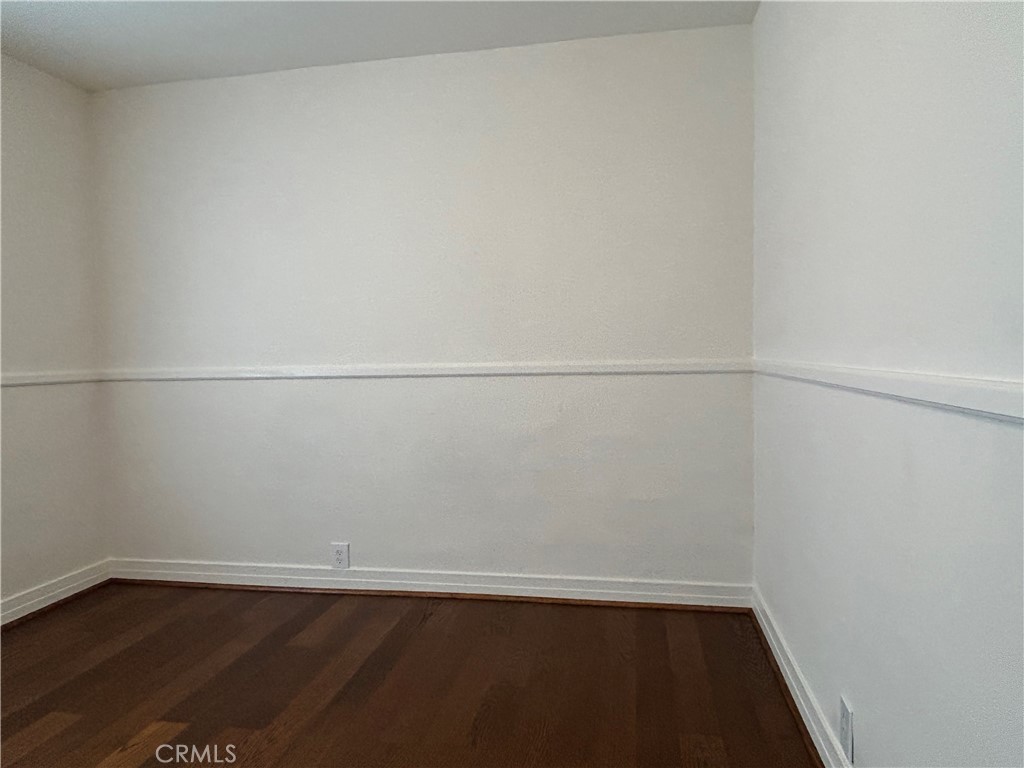 214 East Stocker Street Glendale, CA 91207 - Photo 13 of 31