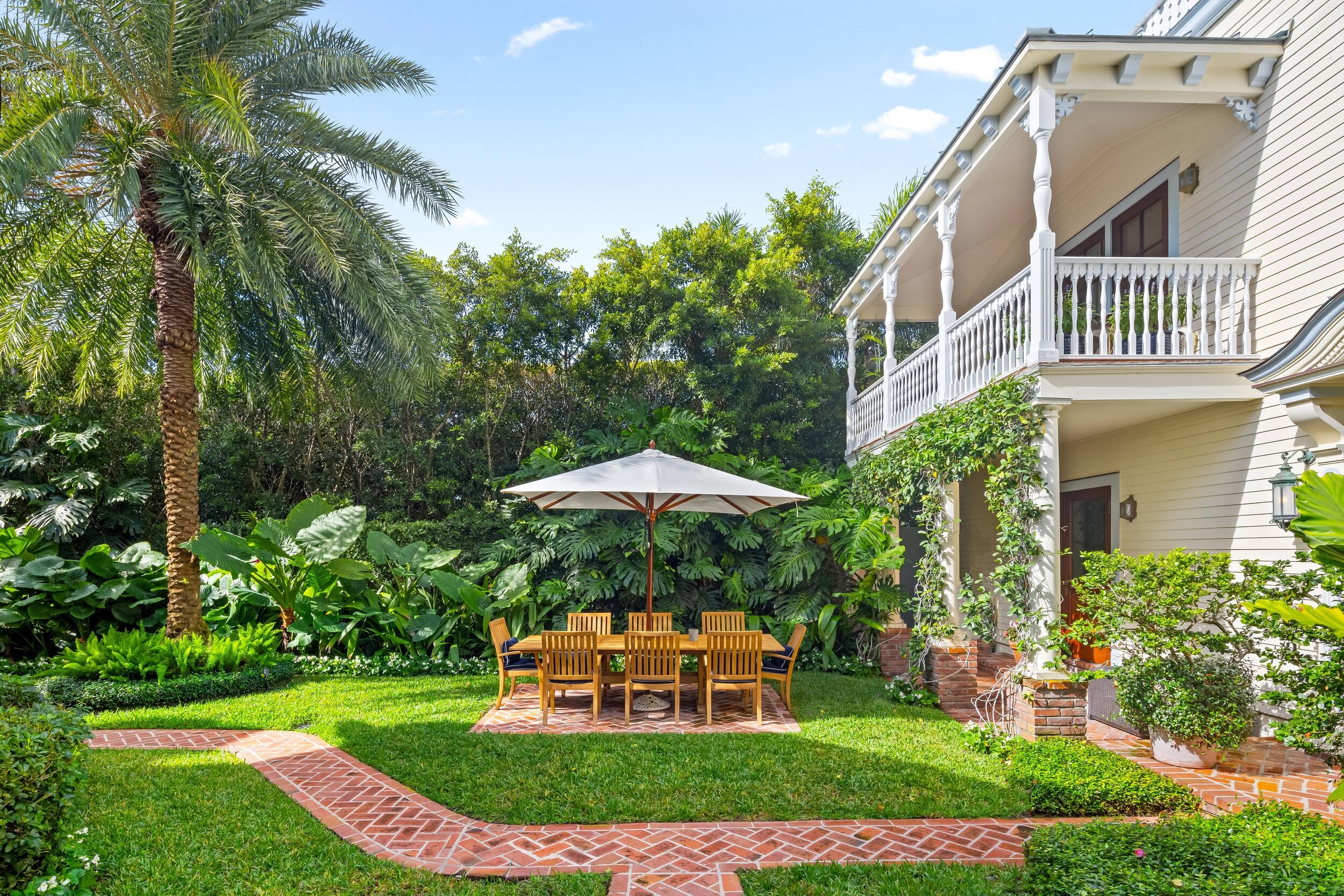 245 Dunbar Road Palm Beach, FL 33480 - Photo 22 of 36 Dining Patio