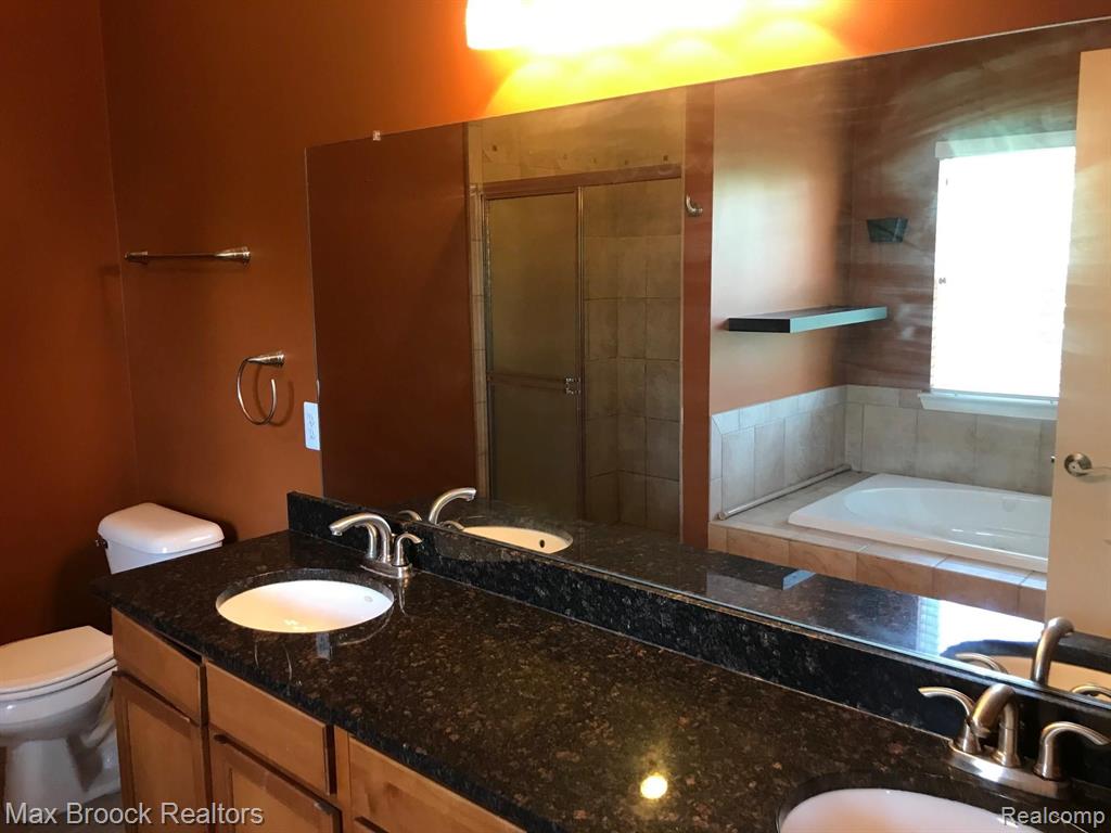 30389 Bradmore Road Warren, MI 48092 - Photo 10 of 22