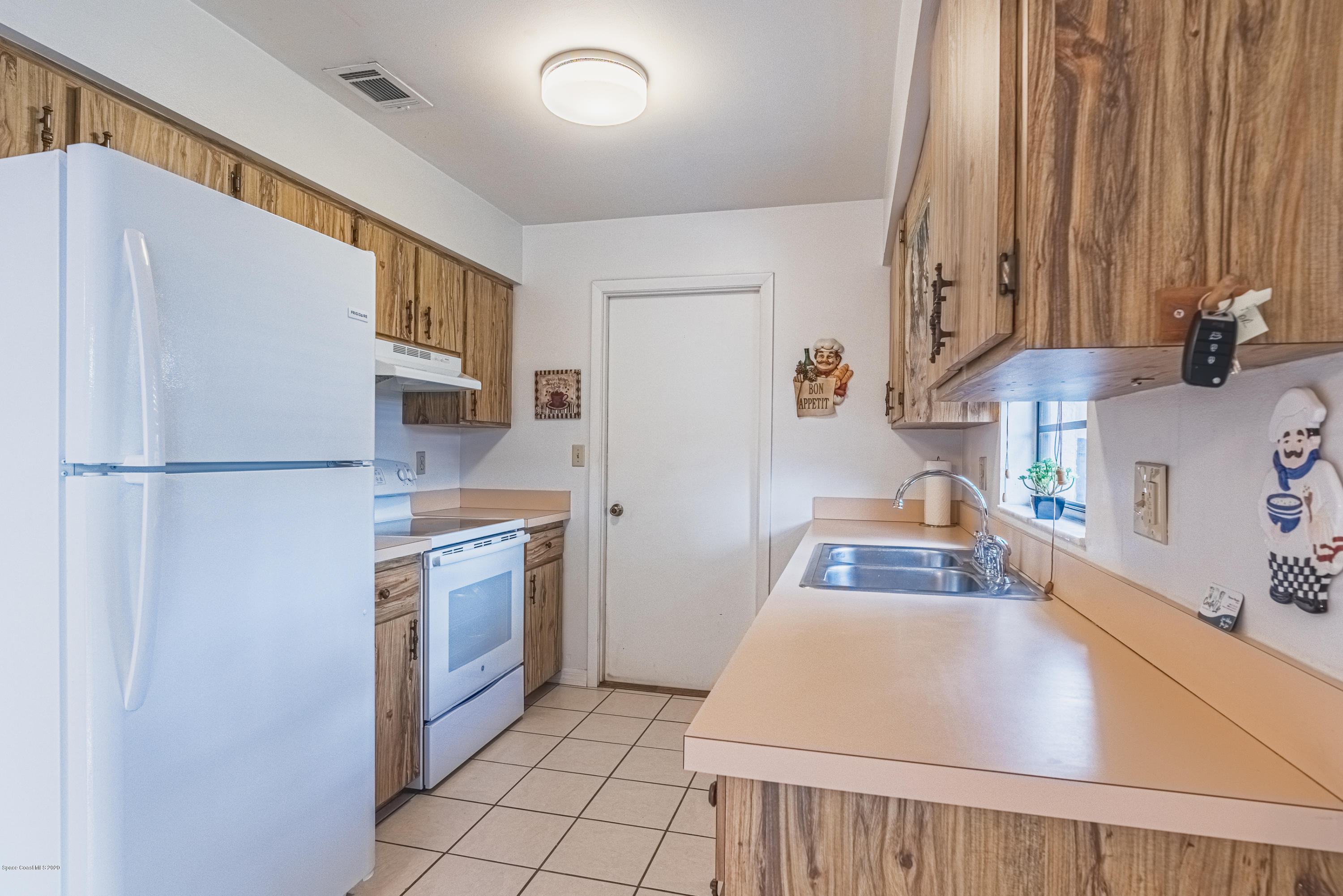 5620 Holden Road Cocoa, FL 32927 - Photo 8 of 29 JC7_0077-HDR
