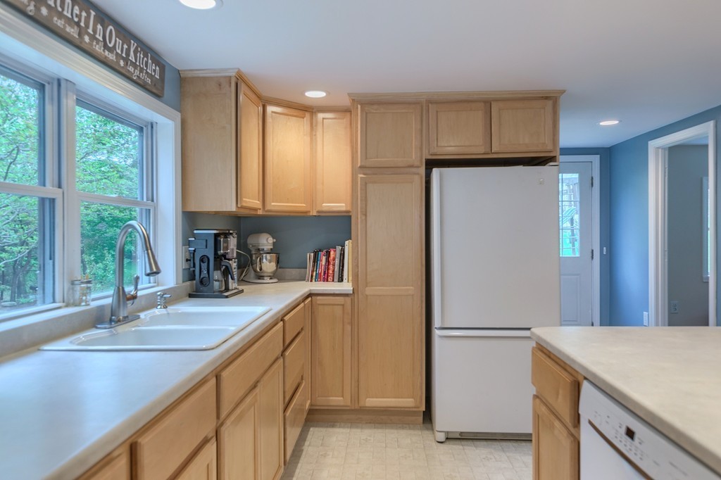 48 Whittier Road Haverhill, MA 01830 - Photo 8 of 30 Gallery Image 8