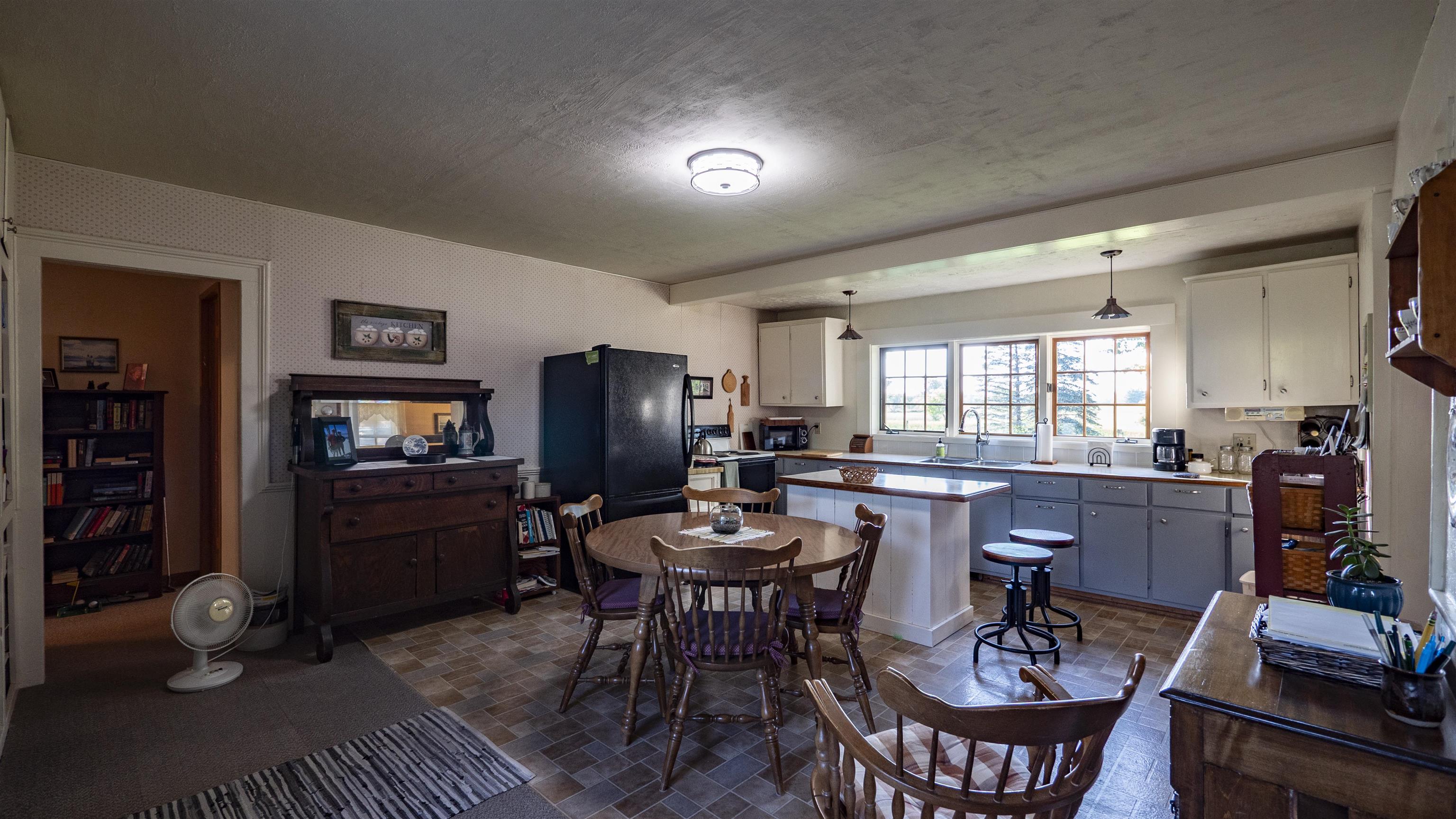 1600 Townsend Road Waupaca, WI 54981 - Photo 15 of 34