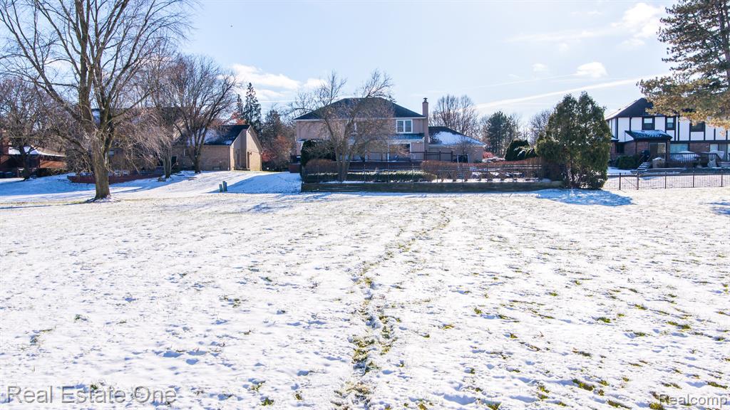 35280 Spring Hill Road Farmington Hills, MI 48331 - Photo 5 of 62