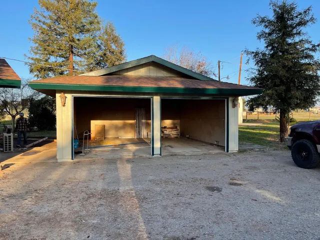 $950,000 | 19342 East South Avenue, Reedley, CA 93654