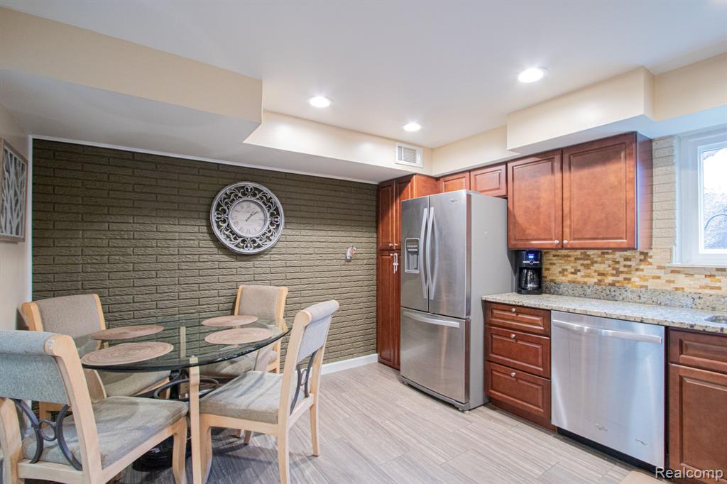 8358 Smethwick Road Sterling Heights, MI 48312 - Photo 8 of 34 Gallery Image 8