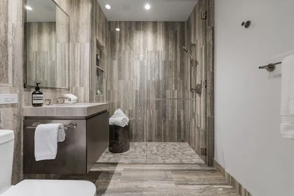 $3,349,000 | 682 Atlantic Avenue, Unit 38E, Boston, MA 02111