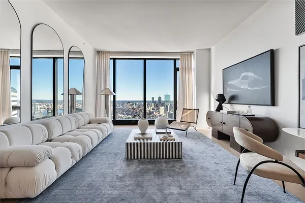 $3,349,000 | 682 Atlantic Avenue, Unit 38E, Boston, MA 02111