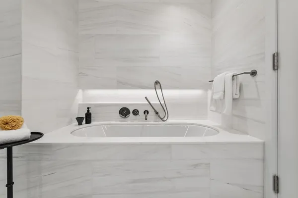 $3,349,000 | 682 Atlantic Avenue, Unit 38E, Boston, MA 02111
