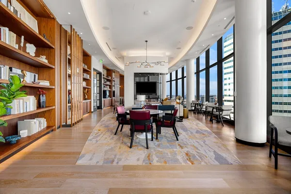 $3,349,000 | 682 Atlantic Avenue, Unit 38E, Boston, MA 02111