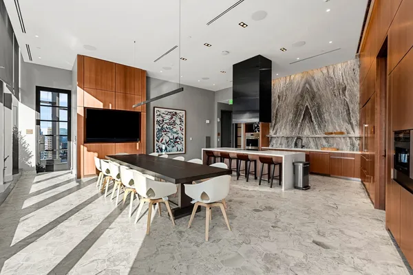 $3,349,000 | 682 Atlantic Avenue, Unit 38E, Boston, MA 02111