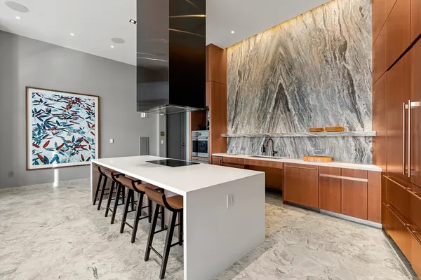 $3,349,000 | 682 Atlantic Avenue, Unit 38E, Boston, MA 02111