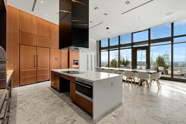 $3,349,000 | 682 Atlantic Avenue, Unit 38E, Boston, MA 02111