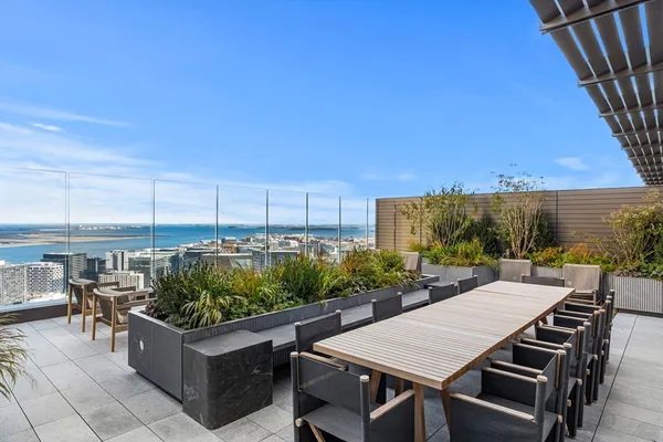 $3,349,000 | 682 Atlantic Avenue, Unit 38E, Boston, MA 02111