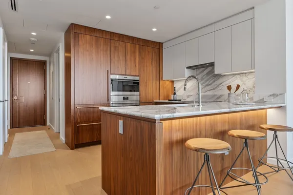 $3,349,000 | 682 Atlantic Avenue, Unit 38E, Boston, MA 02111