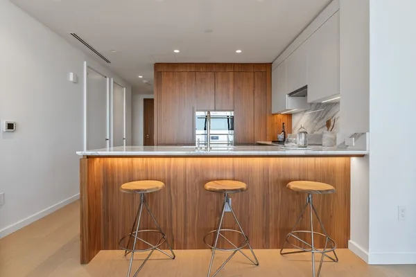 $3,349,000 | 682 Atlantic Avenue, Unit 38E, Boston, MA 02111