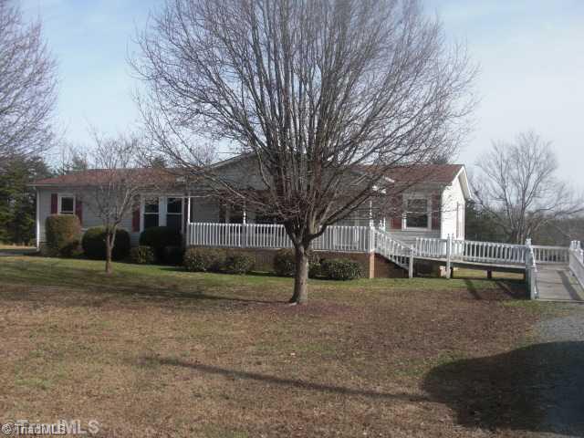 901 Knowles Road Reidsville, NC 27320 - Photo 1 of 11 Exterior Front.