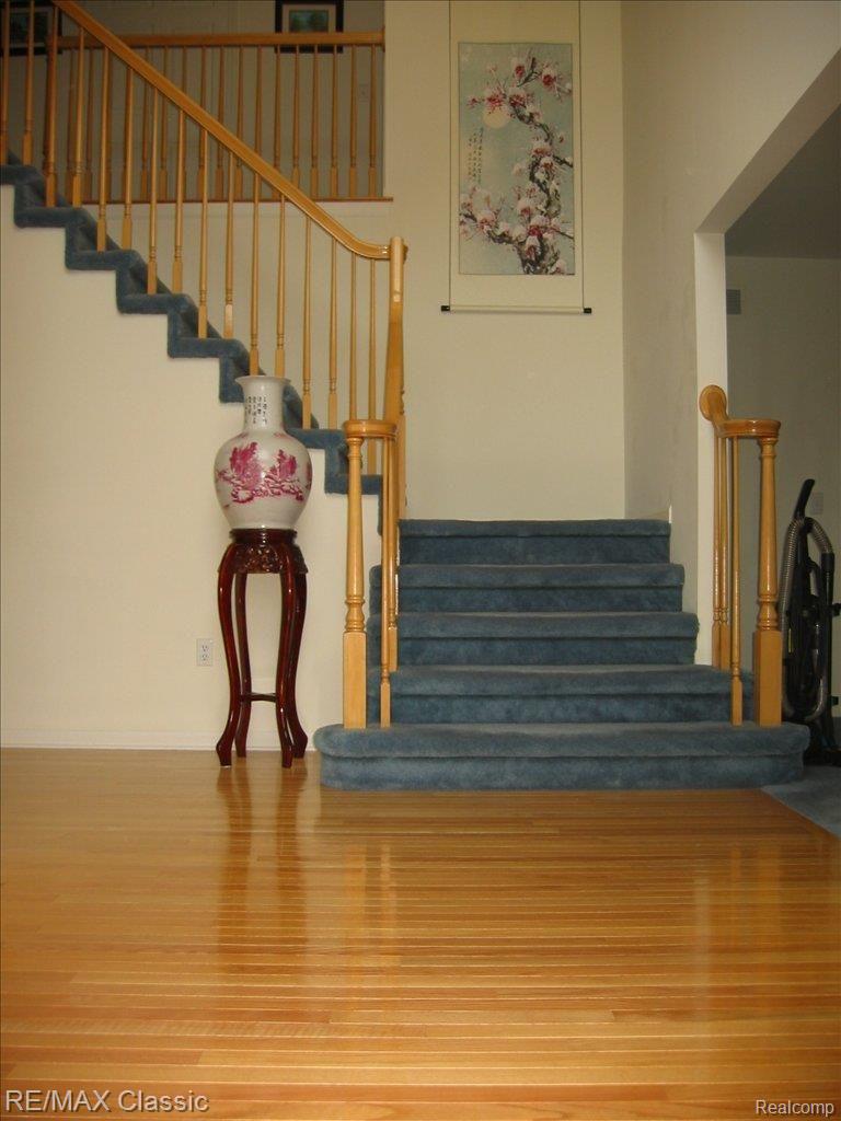 2761 Long Meadow Lane Rochester, MI 48307 - Photo 3 of 16 Hardwood Foyer