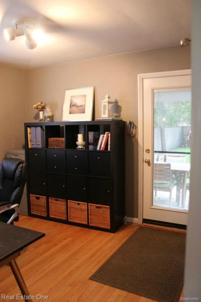 1666 Mansfield Road Birmingham, MI 48009 - Photo 10 of 33 Entry Level Office View 1