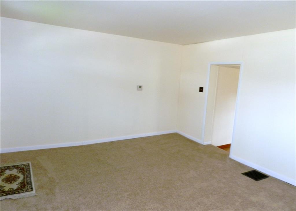 2407 Old Pittsburgh Road New Castle, PA 16101 - Photo 4 of 15 Gallery Image 4