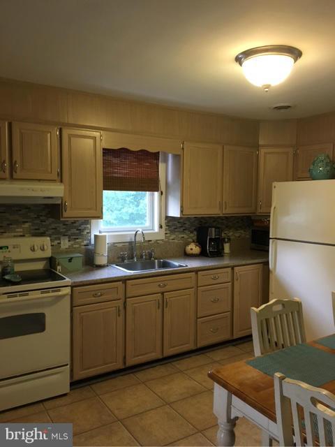 2125 Middleborough Road Baltimore, MD 21221 - Photo 8 of 21 Kitchen