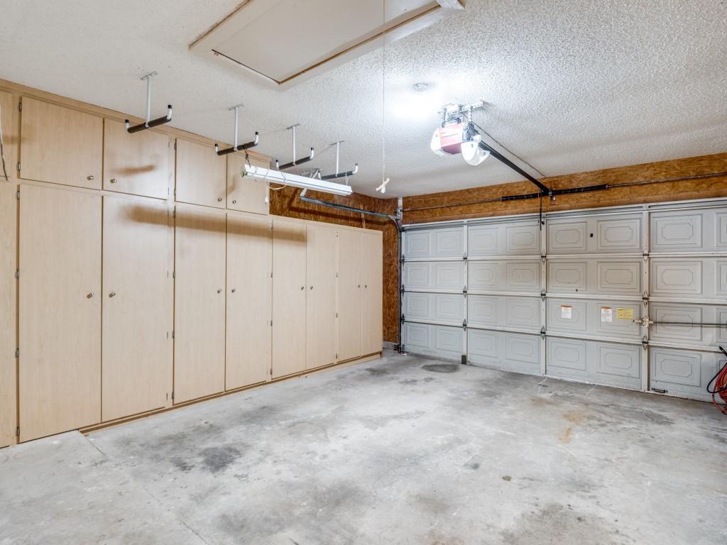 1317 Chestnut Drive Rowlett, TX 75089 - Photo 20 of 25 a view of a garage room