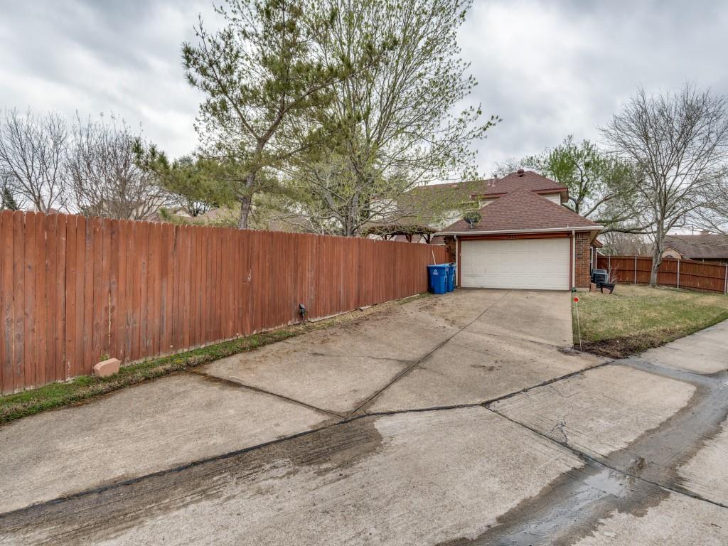 1317 Chestnut Drive Rowlett, TX 75089 - Photo 21 of 25 a backyard of a house