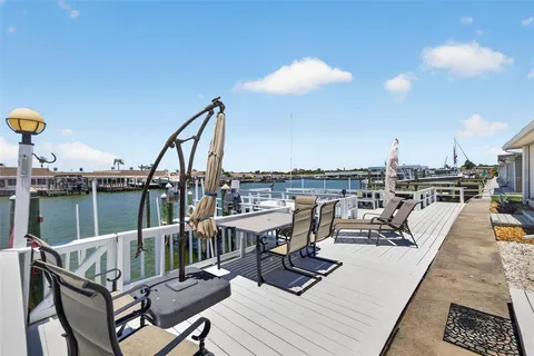 $489,000 | 555 Boca Ciega Point Boulevard South, Unit 555, St. Petersburg, FL 33708