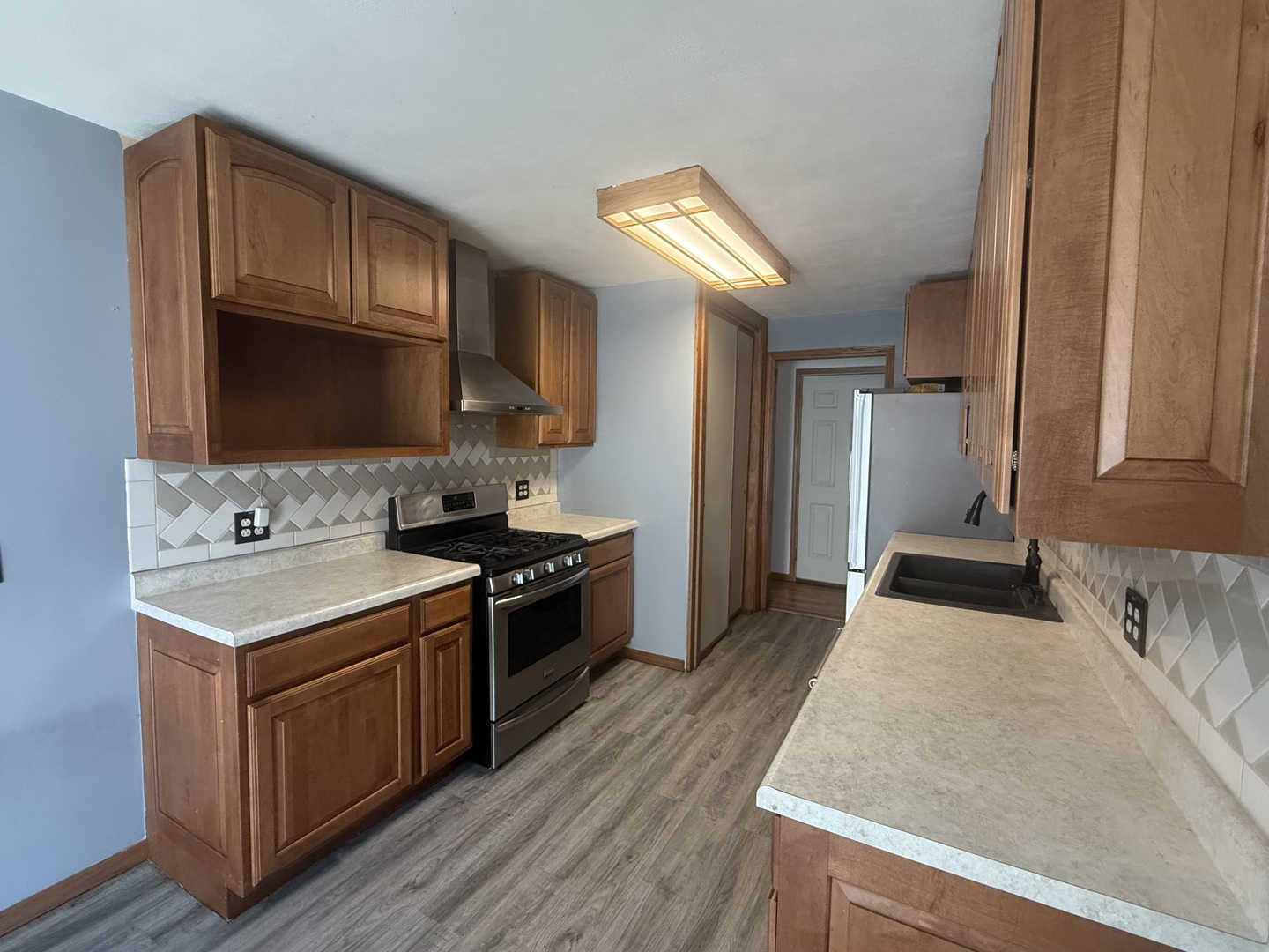 215 Fernwood Road Montgomery, IL 60538 - Photo 3 of 18 Gallery Image 3