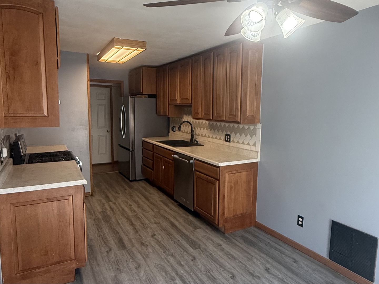 215 Fernwood Road Montgomery, IL 60538 - Photo 4 of 18 Gallery Image 4