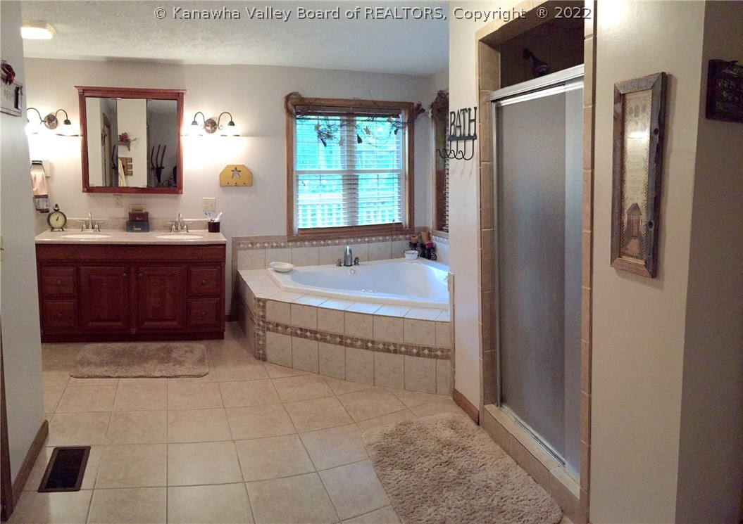 104 Country Road Charleston, WV 25313 - Photo 12 of 30 Gallery Image 12