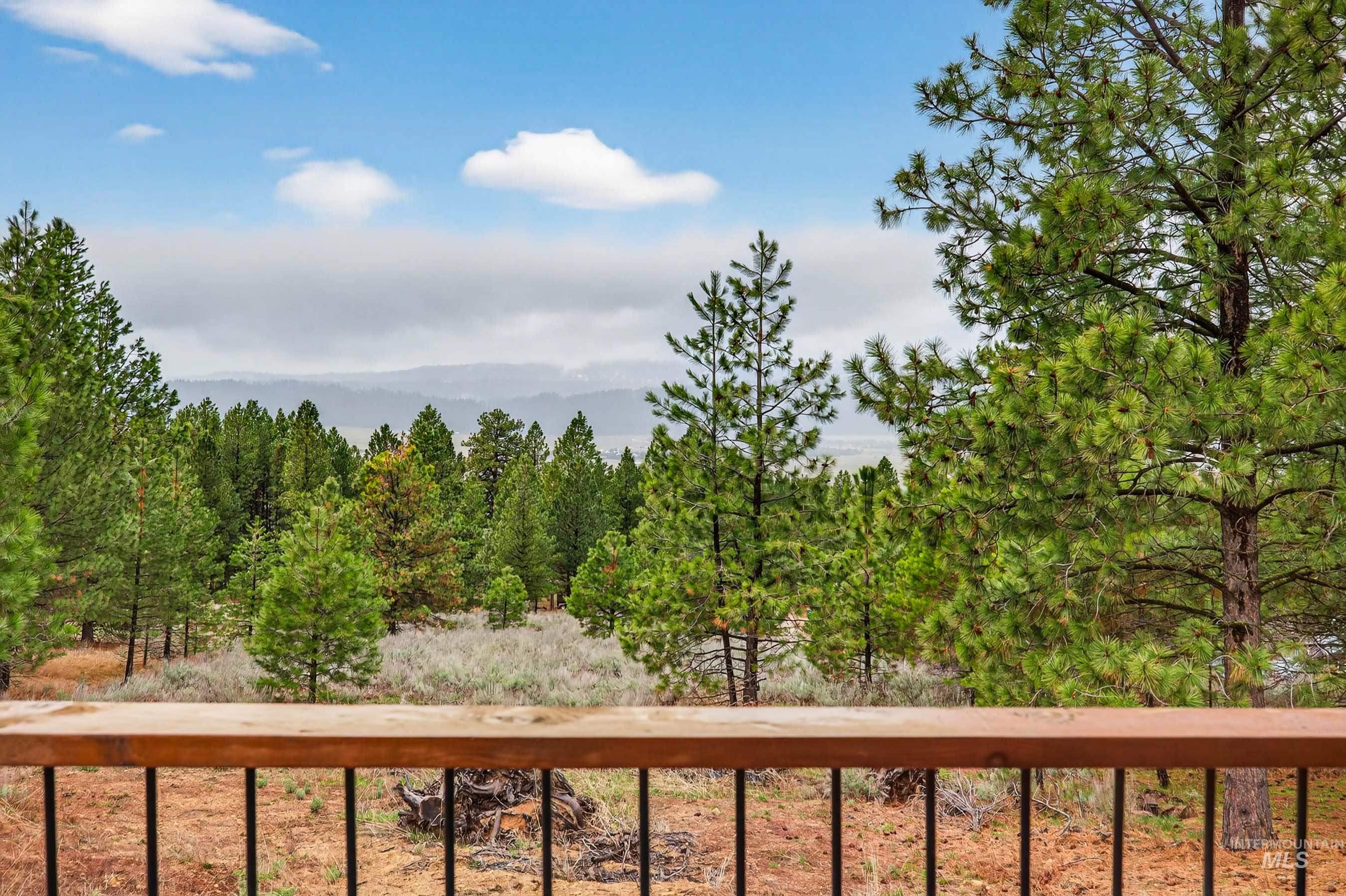10191 Timberrim Drive Cascade, ID 83611 - Photo 29 of 44 View of balcony