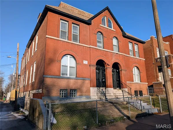 $515,000 | 3743 Wisconsin Avenue, St. Louis, MO 63118