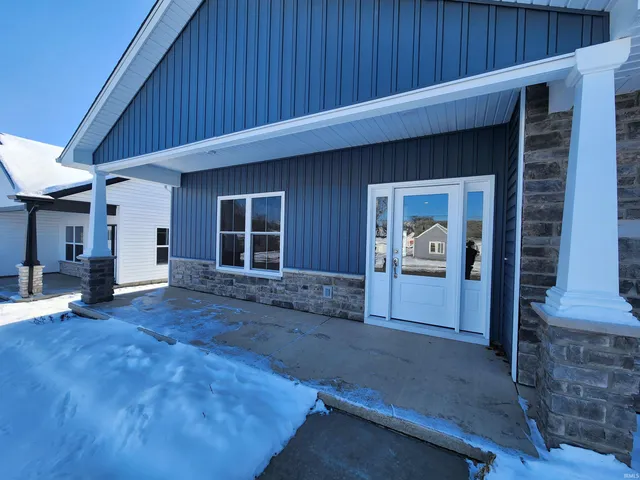 $314,900 | 1059 East Wabash Street, Frankfort, IN 46041