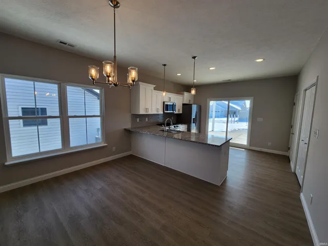 $314,900 | 1059 East Wabash Street, Frankfort, IN 46041