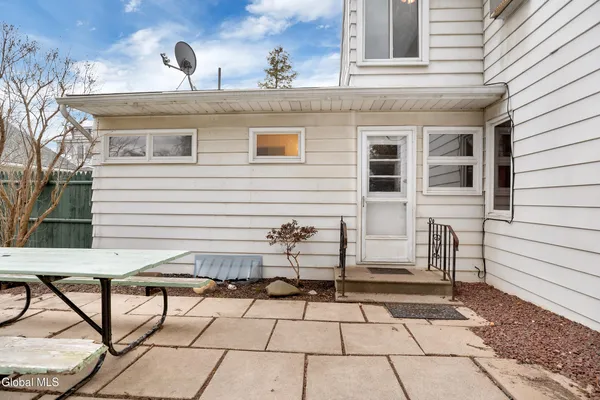 $325,000 | 71 3rd Avenue, Waterford, NY 12188