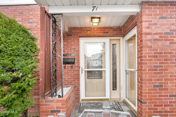 $325,000 | 71 3rd Avenue, Waterford, NY 12188