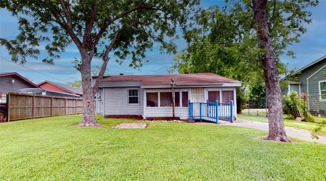 $185,000 | 415 Briarcliff Drive, Houston, TX 77076