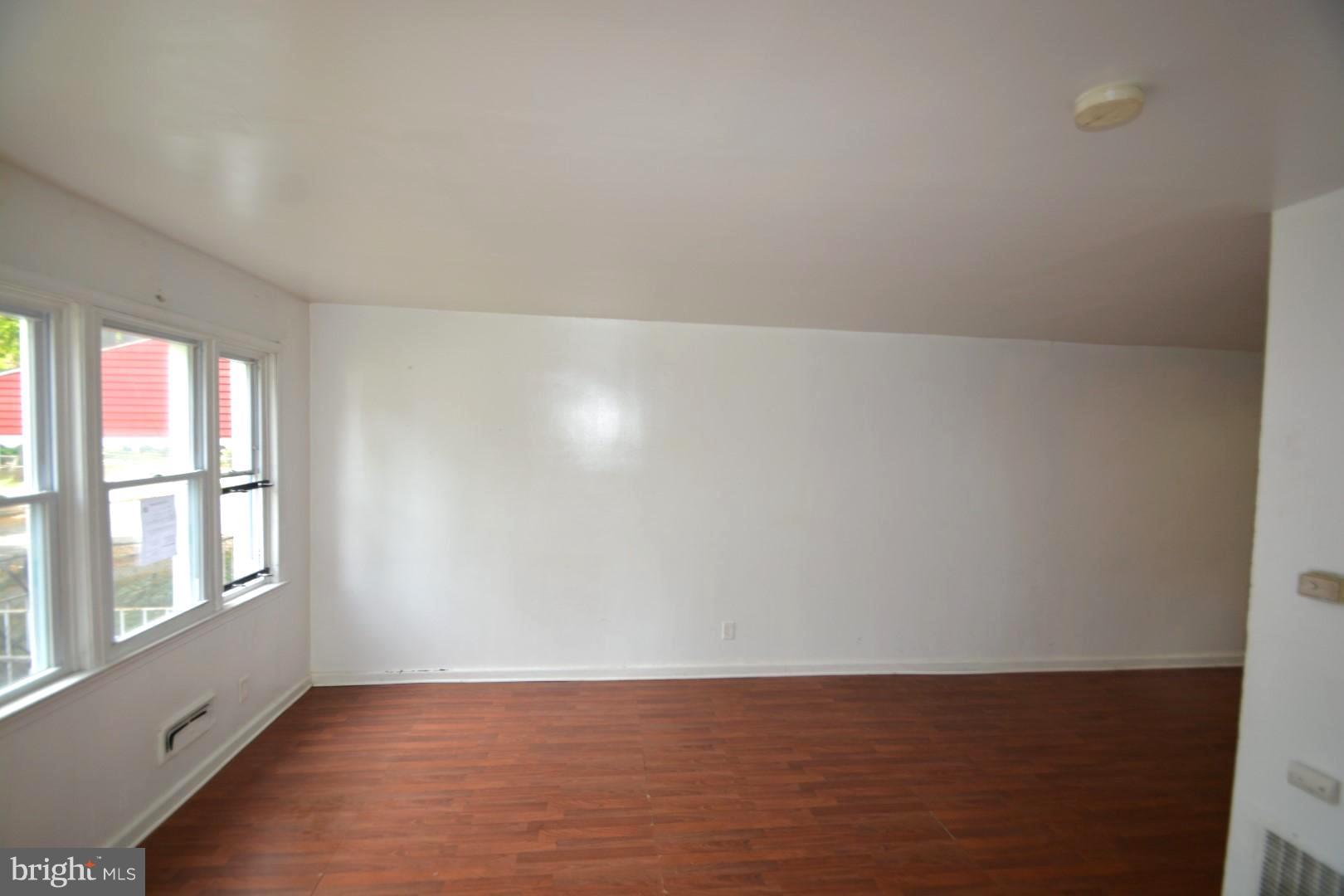 3740 Overview Road Baltimore, MD 21215 - Photo 5 of 20 Family Room
