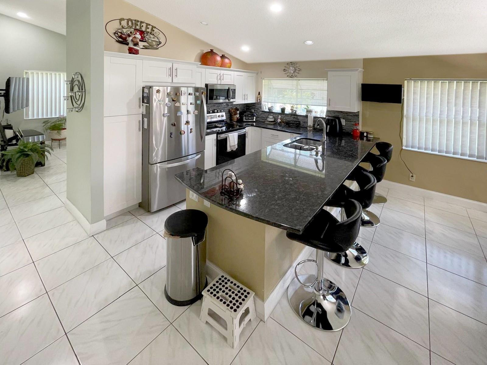 11088 Rios Road Boca Raton, FL 33498 - Photo 11 of 37 Photo 11