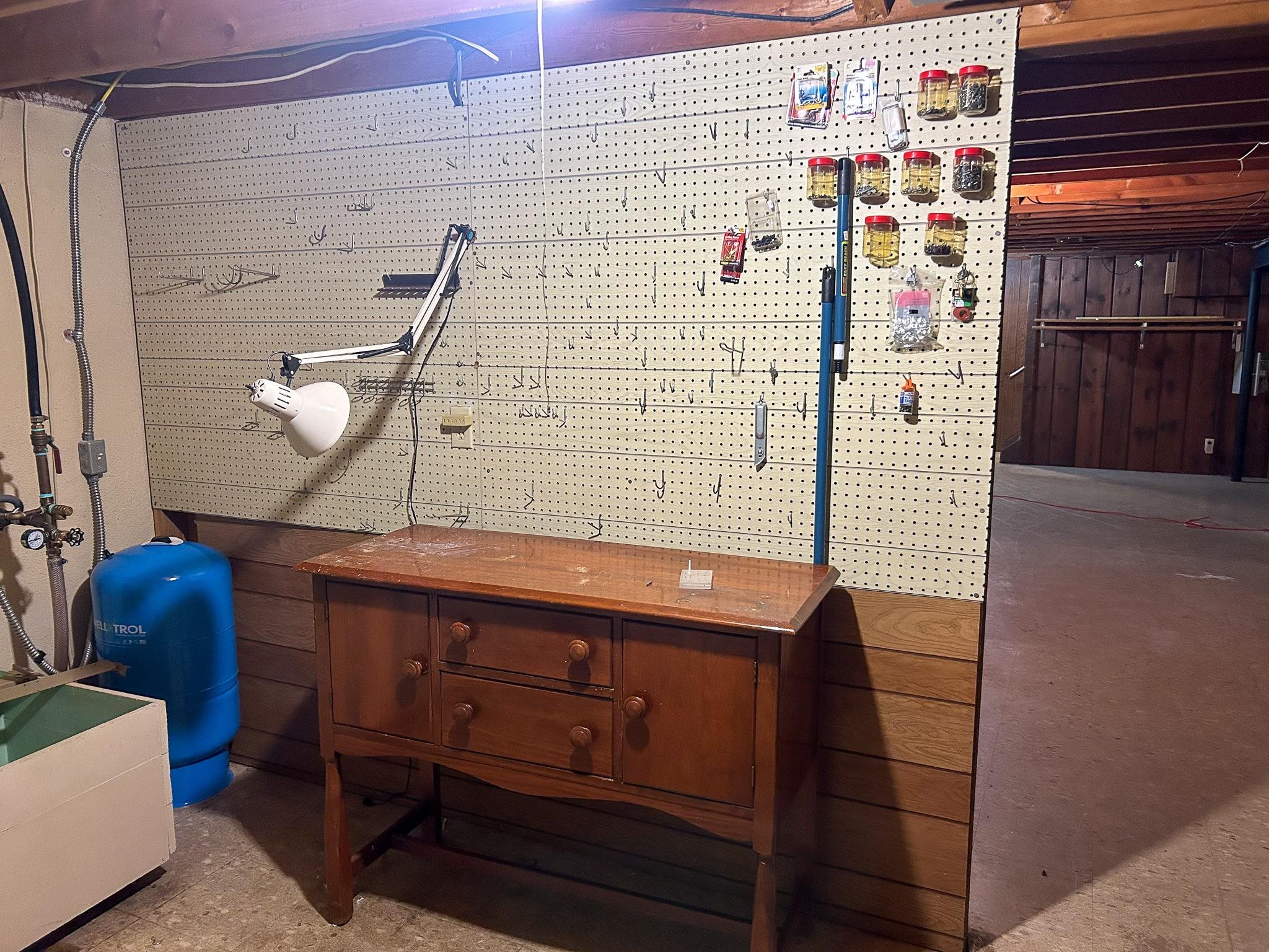 1409 West Judd Road Flint, MI 48507 - Photo 16 of 20 Basement work room