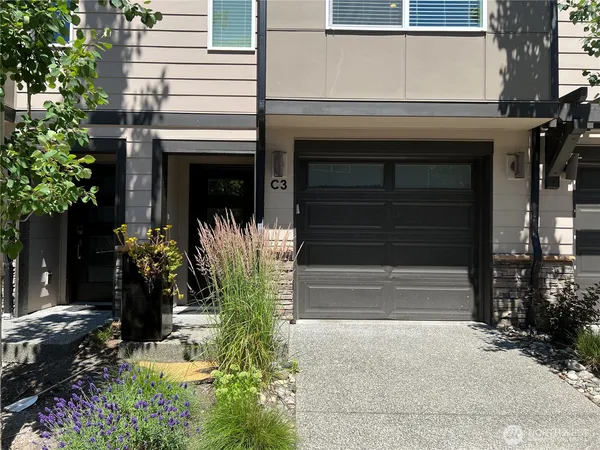 $2,700 | 14913 48th Avenue West, Unit C3, Edmonds, WA 98026