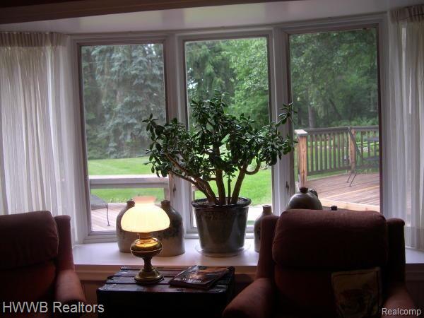 27140 Gardenway Road Franklin, MI 48025 - Photo 16 of 25 Family room bay window